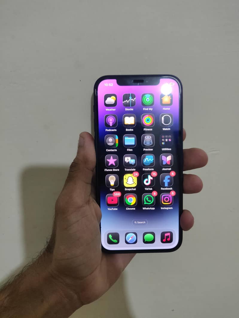 Apple iPhone 12 6