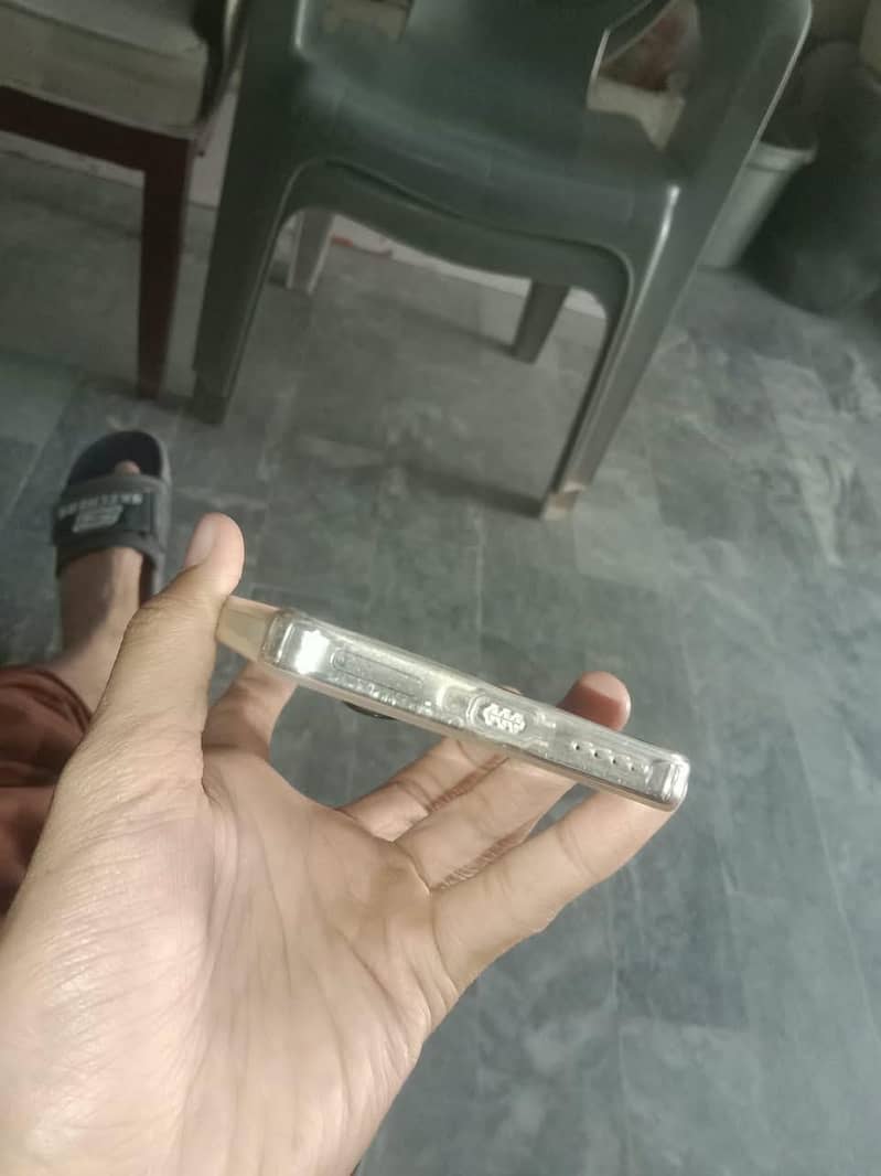 Infinix Note 40 4