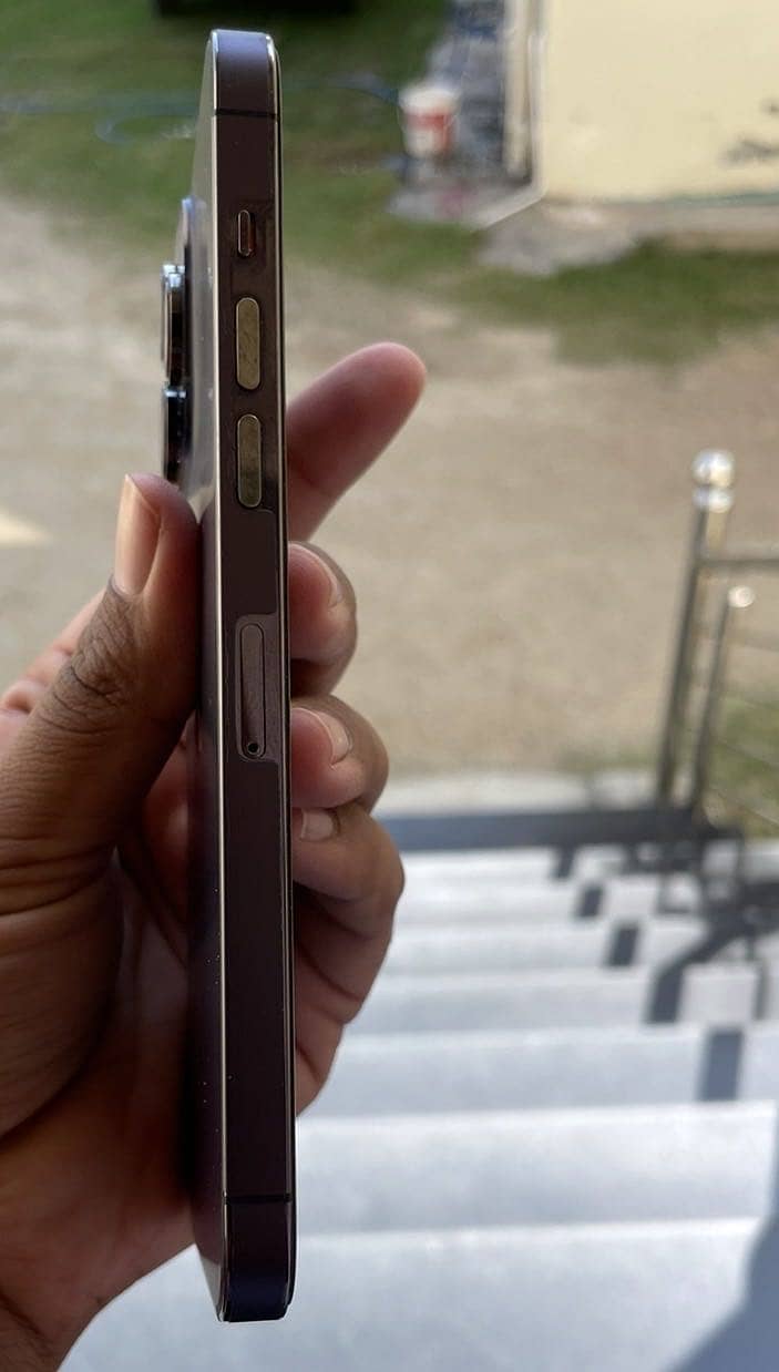 Apple iPhone 14 Pro Max 4