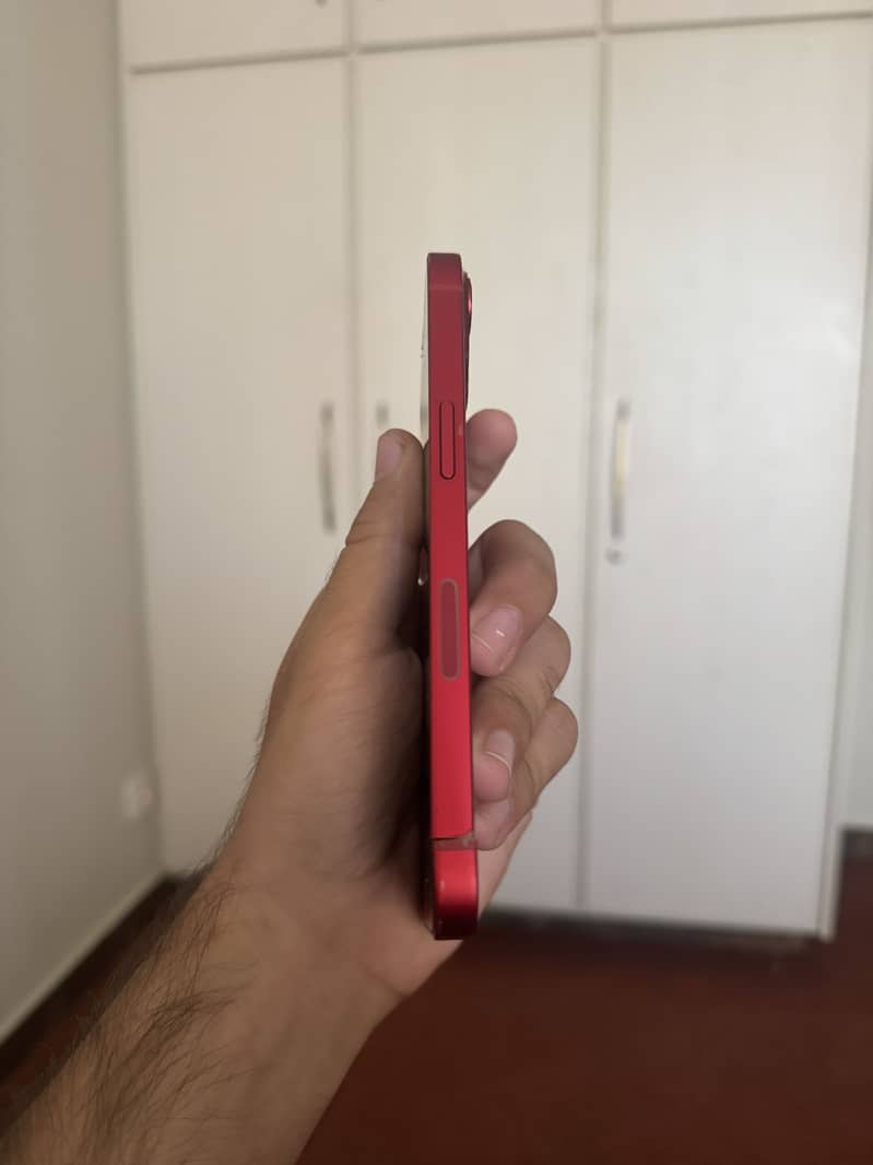 Apple iPhone 13 4