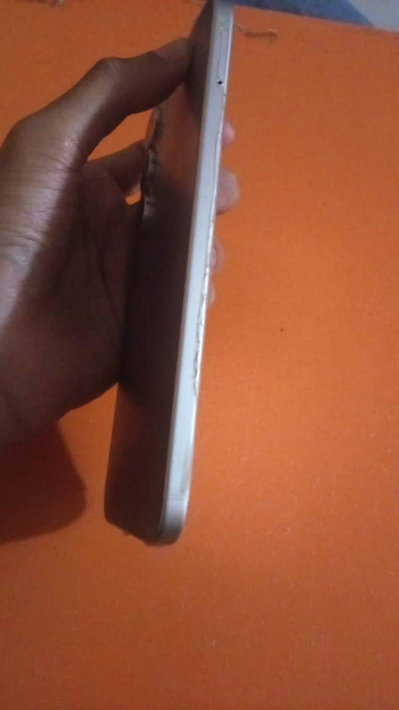 Tecno Spark 40 pro 2