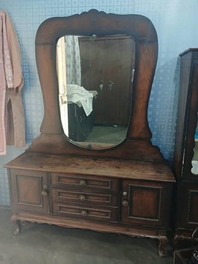 Solid Wood Dressing Table with Mirror