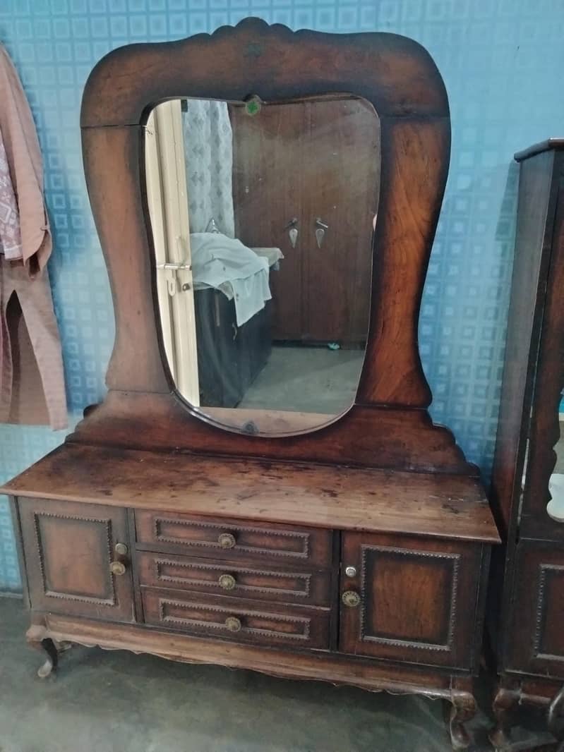 Solid Wood Dressing Table with Mirror 1
