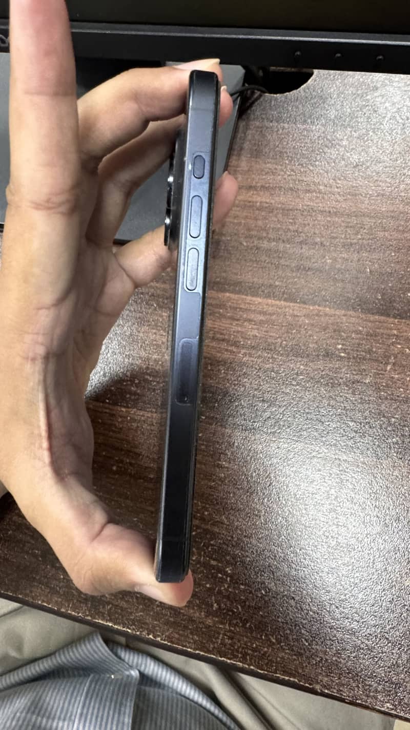 Apple iPhone 15 Pro 1