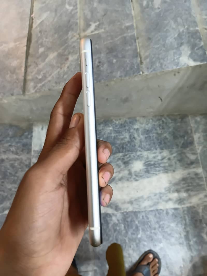Apple iPhone 11 2