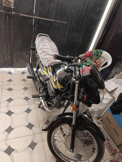Honda prider 8500 km use jo layga direct aus k naam pa hojahay gi