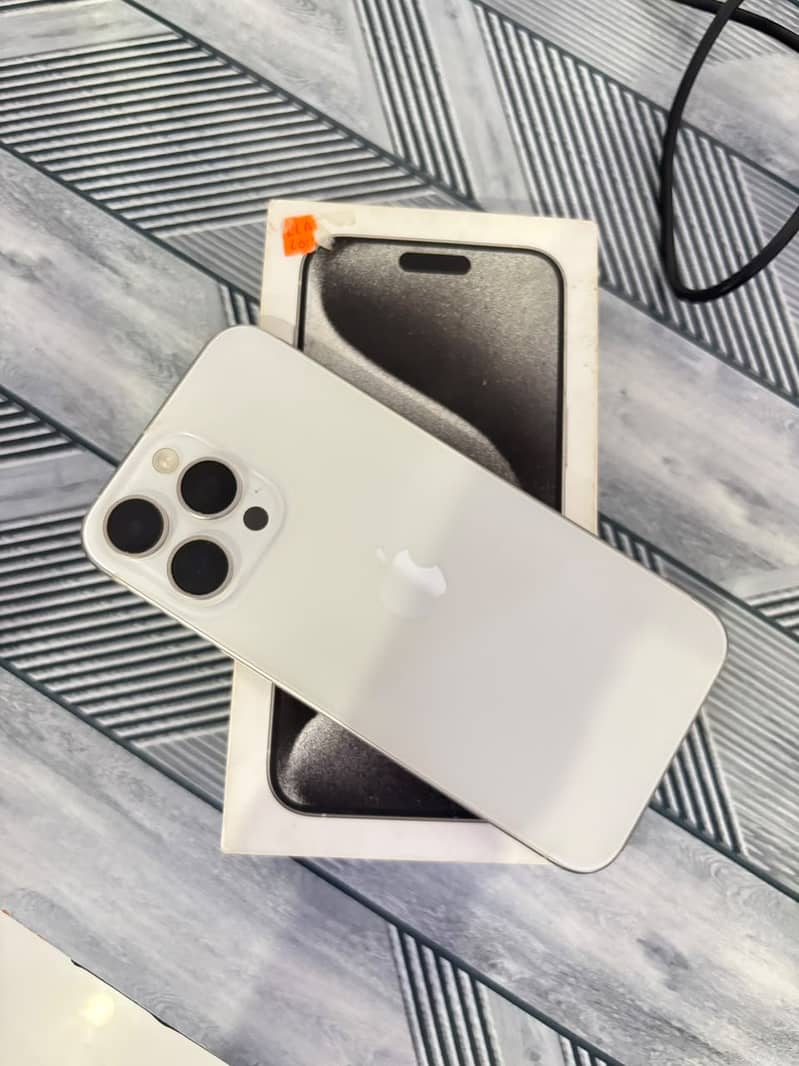 Apple iPhone 15 Pro Max 1