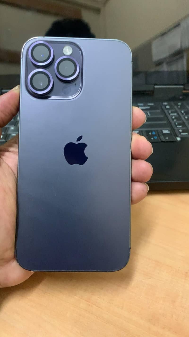 Apple iPhone 14 Pro Max 1