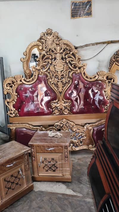 Shahi Crown Double Bed Set With Side Tables Chinioti Design