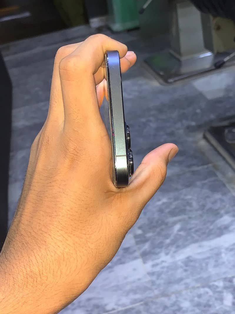 Apple iPhone 12 Pro Max 2