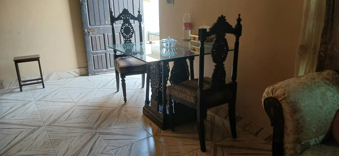 chairs خالص شیشم کی لکڑی کا چنیوٹِی ڈائننگ ٹیبل برائے فروخت 4 7