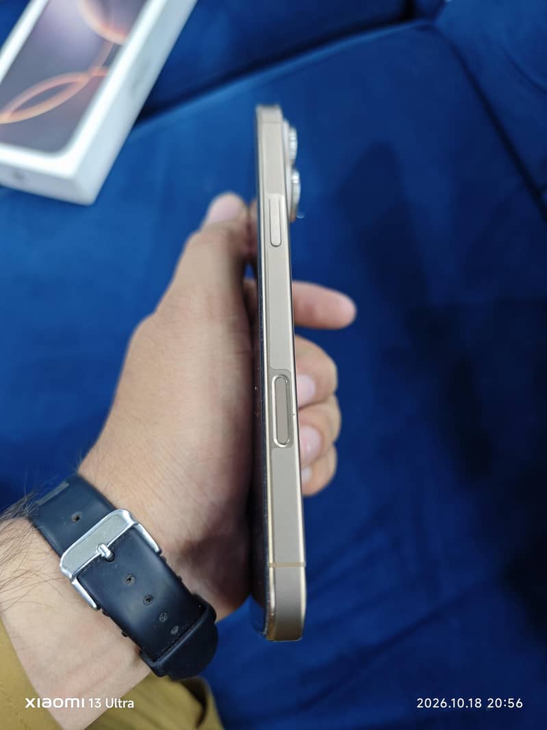 Apple iPhone 16 Pro Max 6