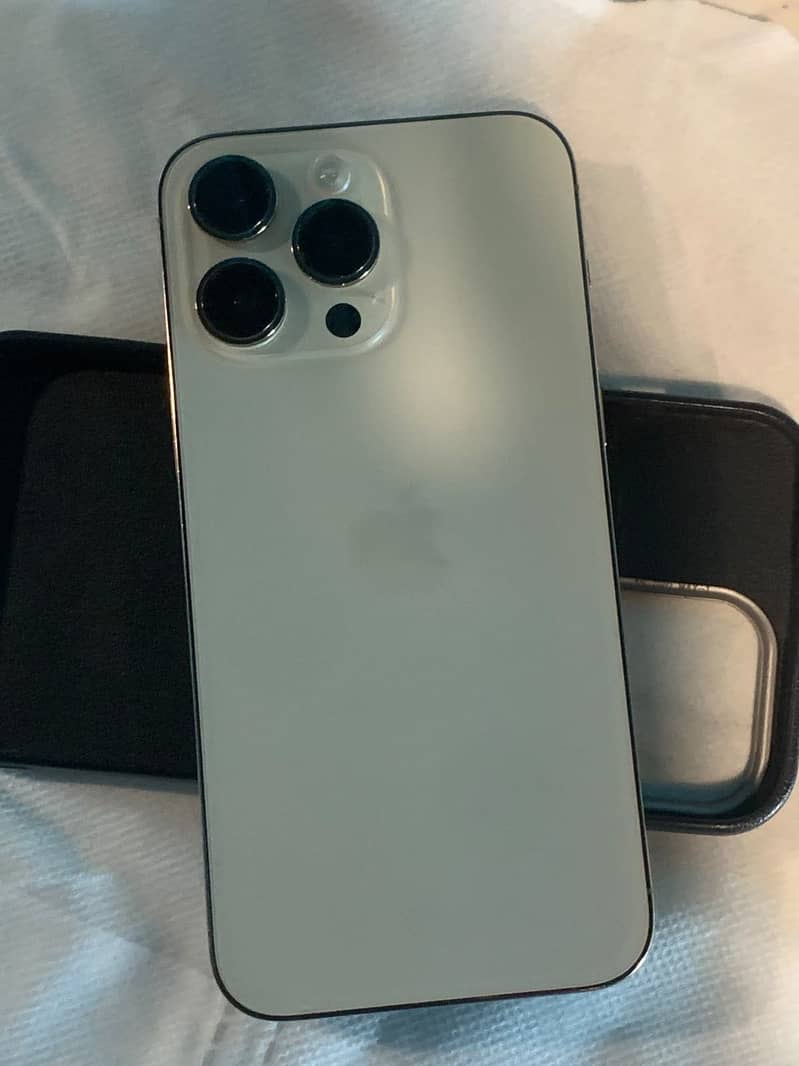 Apple iPhone 14 Pro Max 3