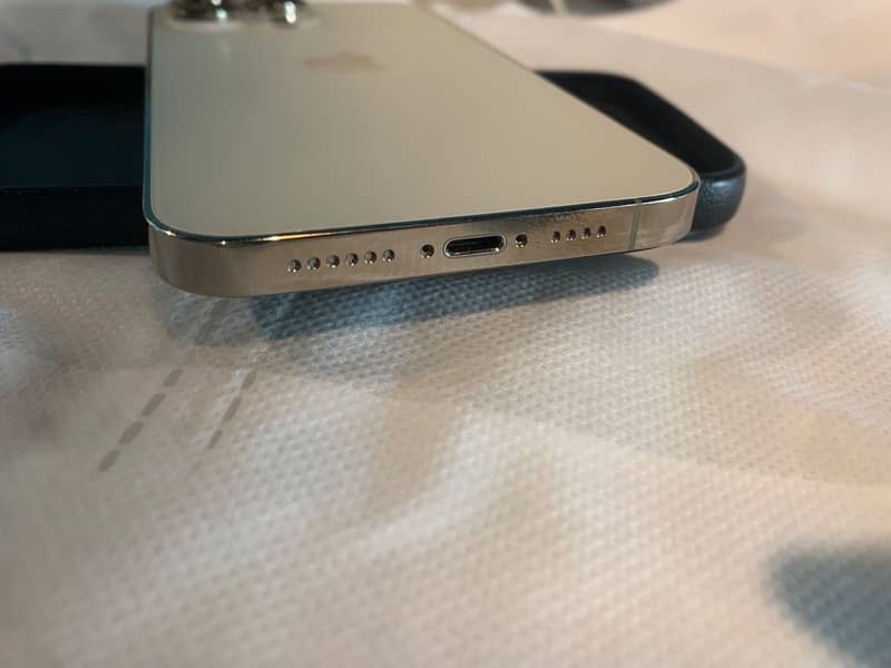 Apple iPhone 14 Pro Max 5