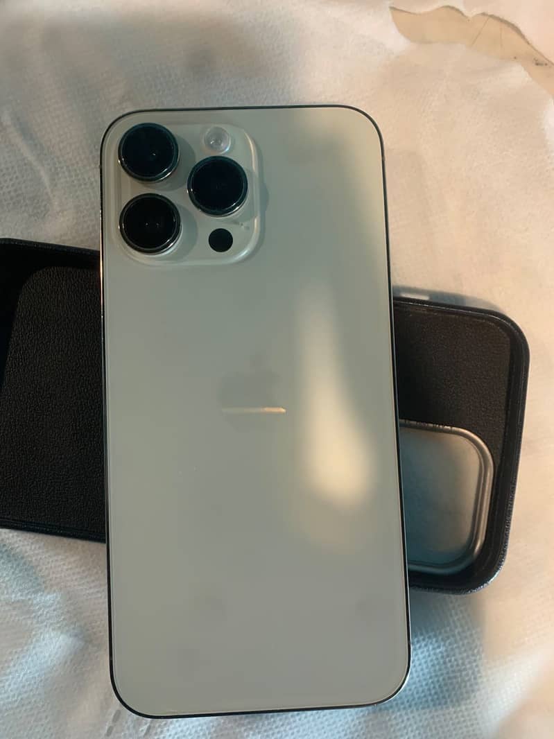 Apple iPhone 14 Pro Max 9