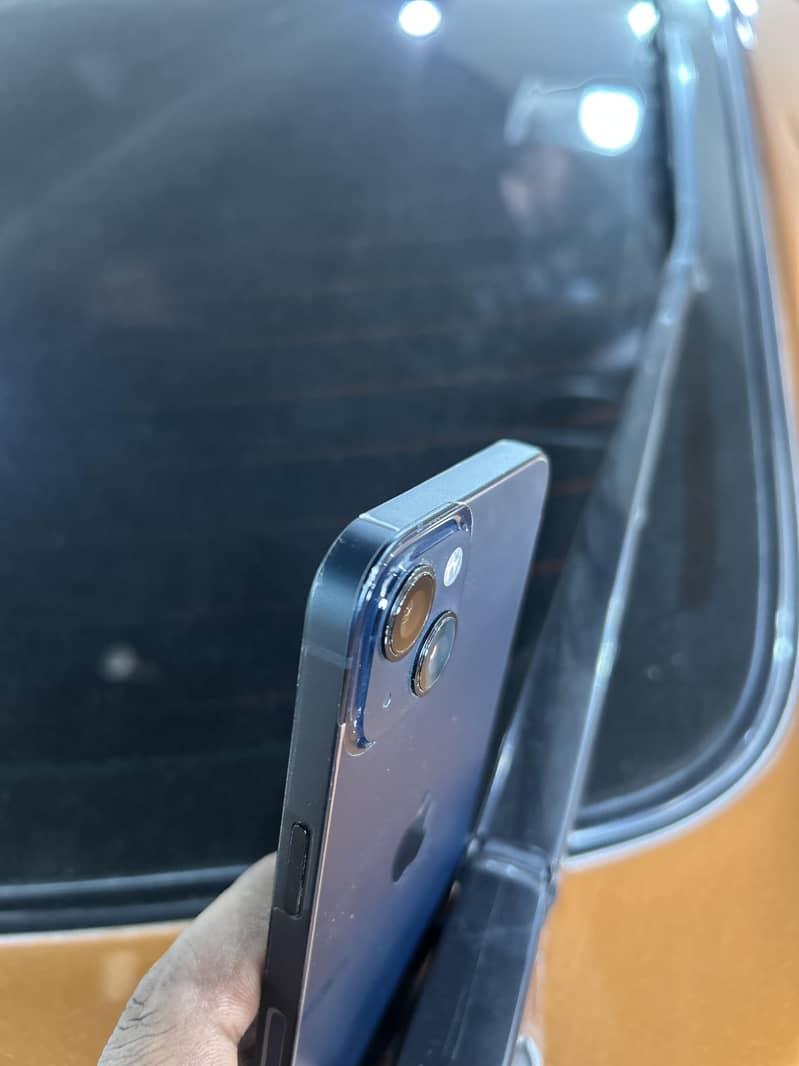 Apple iPhone 14 3