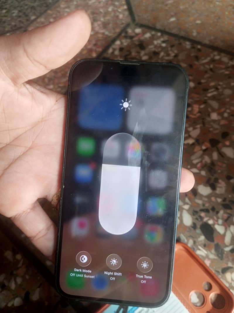 Apple iPhone 13 1
