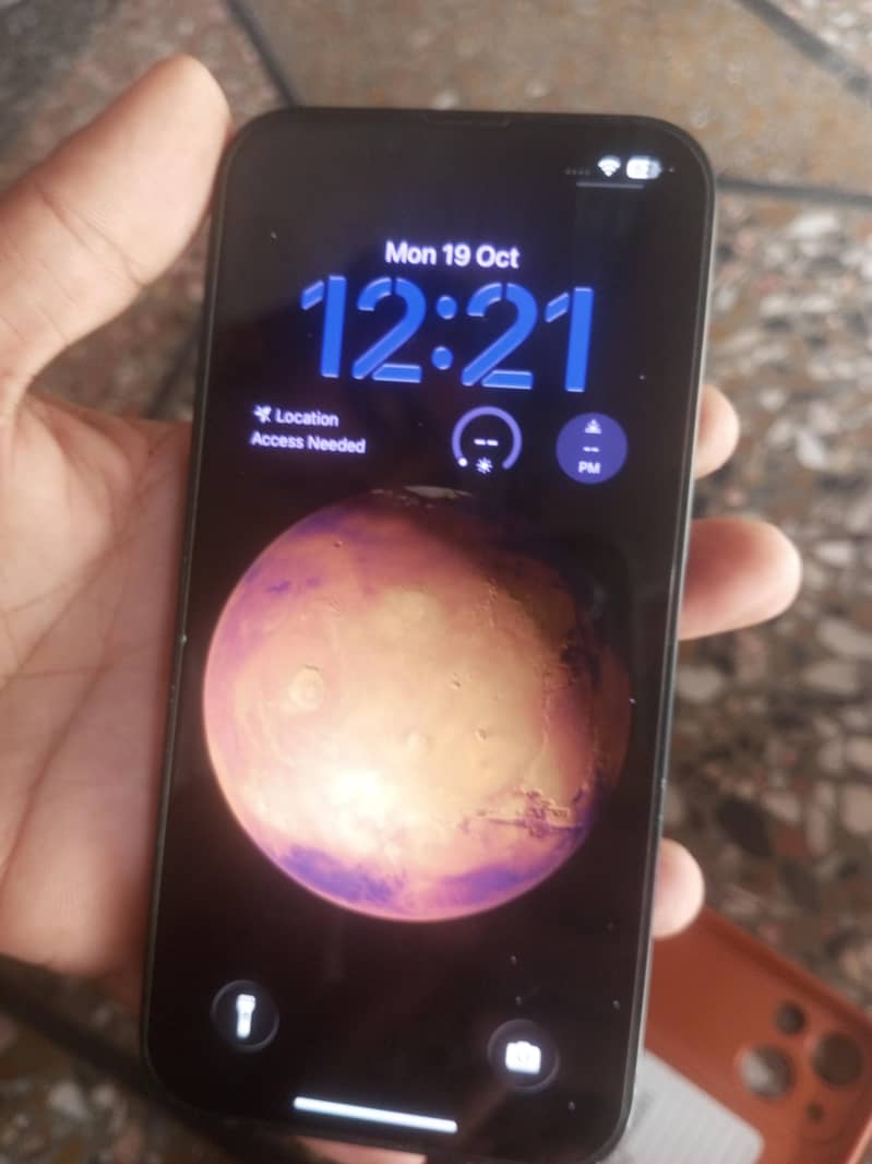 Apple iPhone 13 2