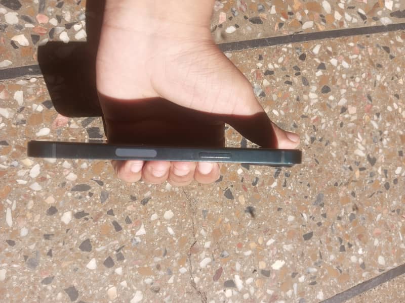 Apple iPhone 13 5