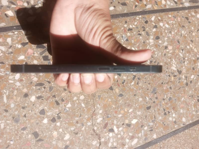 Apple iPhone 13 6