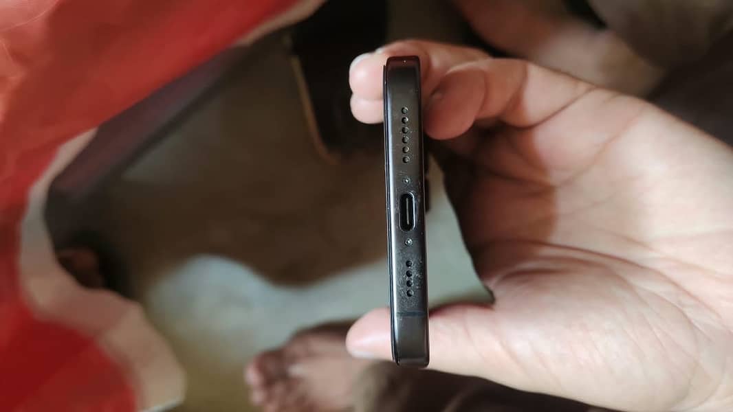 Apple iPhone 16 Pro Max 1