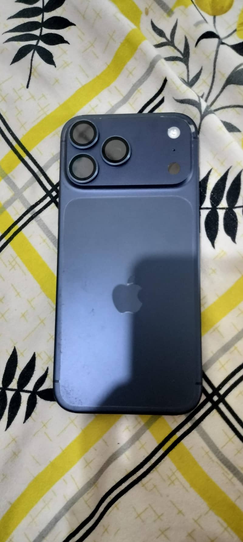 Apple iPhone 17 Pro Max 5