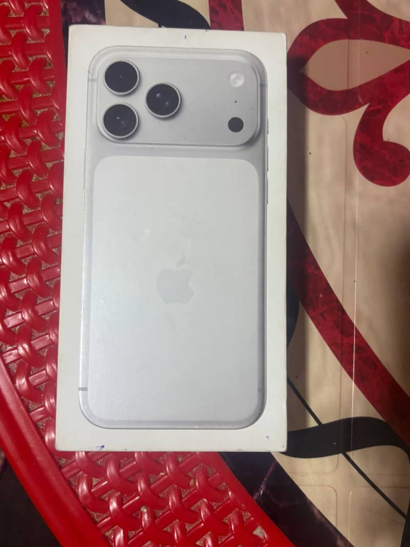 Apple iPhone 17 Pro Max 3