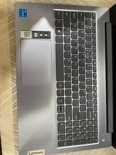 Lenovo IdeaPad slim 3 with box