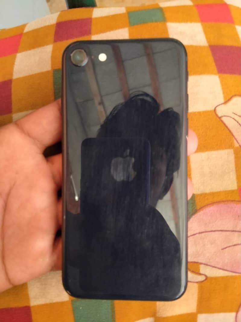 iPhone SE 2020 0