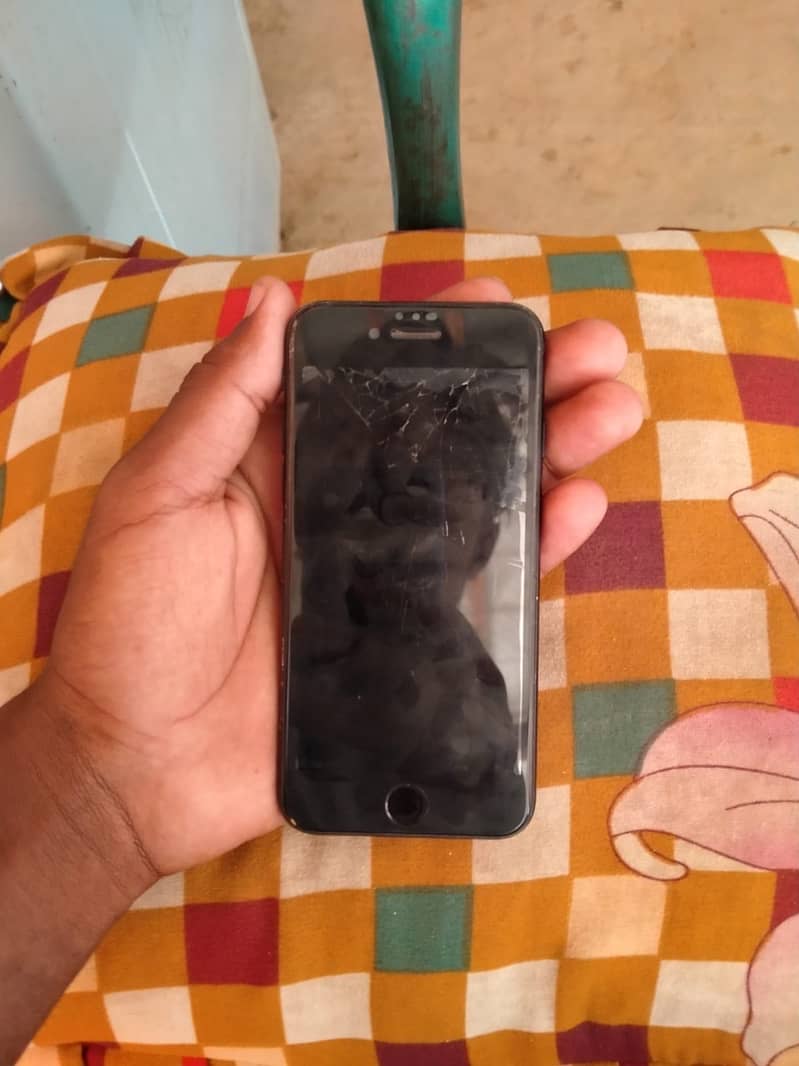 iPhone SE 2020 1