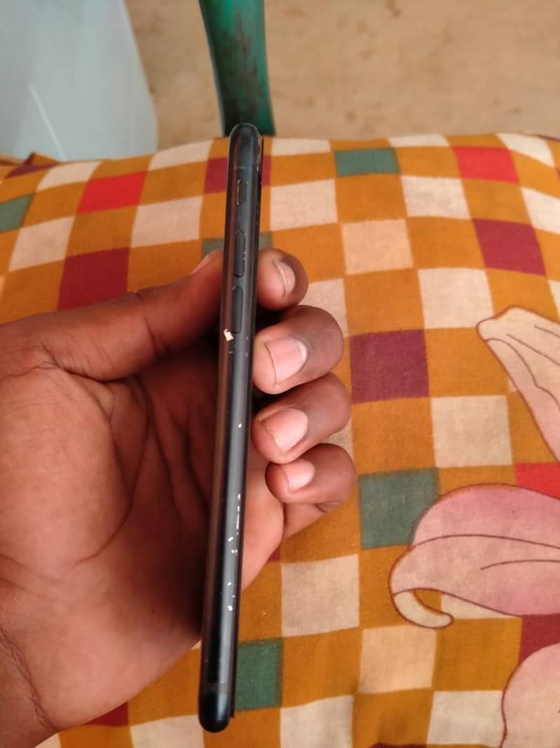 iPhone SE 2020 5