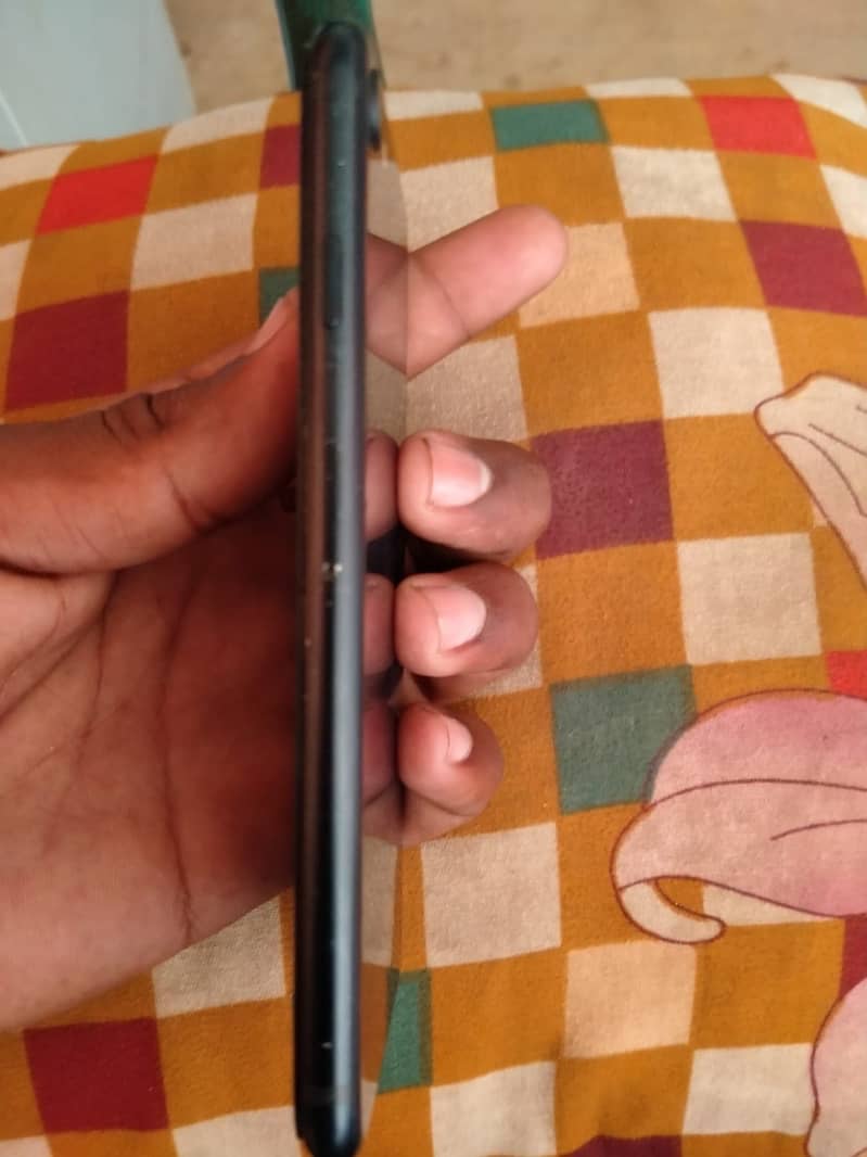 iPhone SE 2020 7