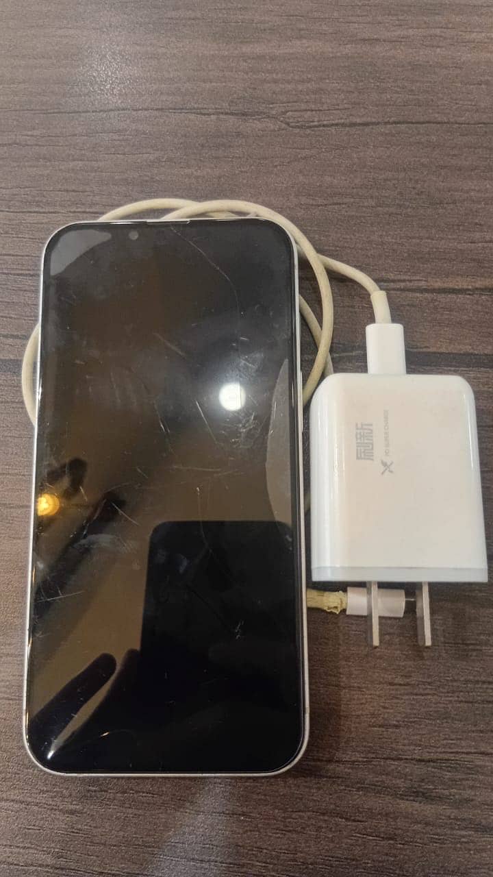 Apple iPhone 13 2