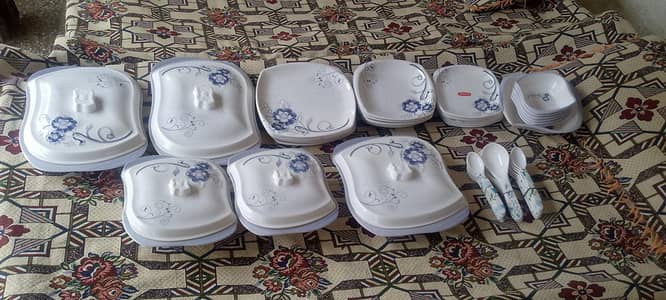 Dinner set for sale. New hai