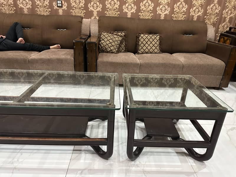 Dinning table 0