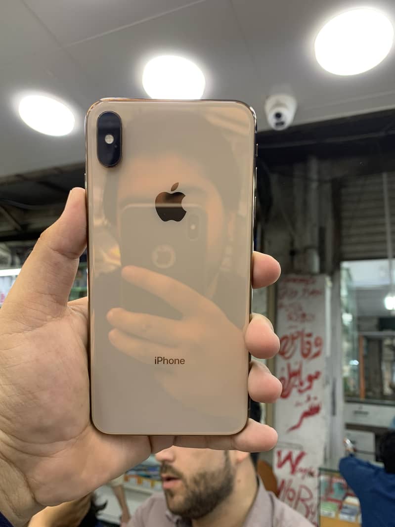 Apple iPhone XS Max 0