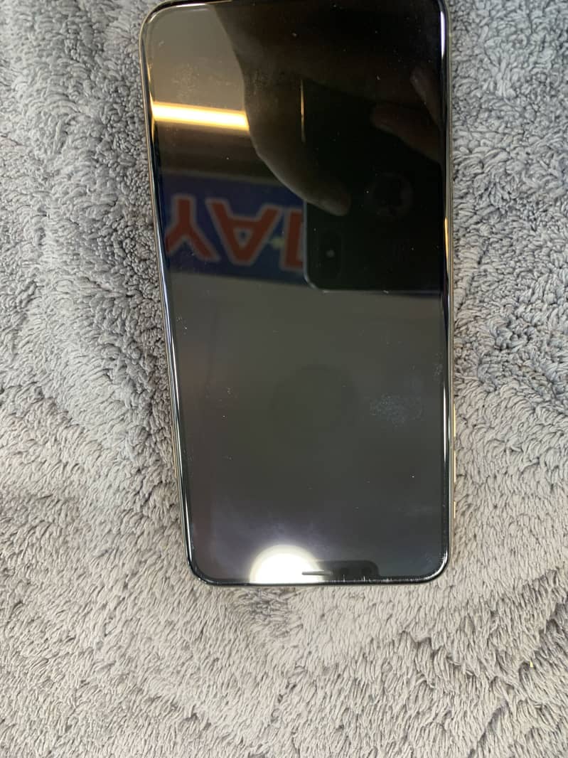 Apple iPhone XS Max 2