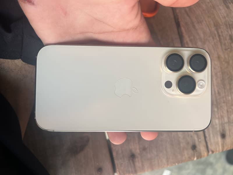 Apple iPhone 14 Pro 1