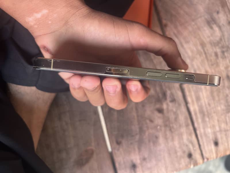 Apple iPhone 14 Pro 3