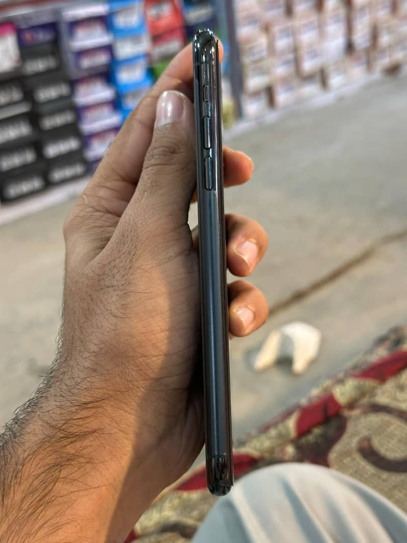 Apple iPhone 11 Pro Max 1