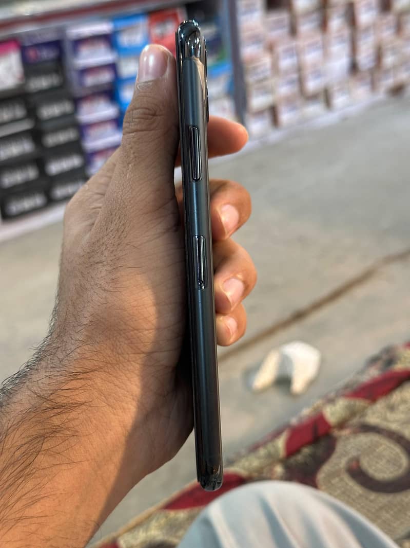 Apple iPhone 11 Pro Max 5