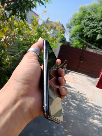 Apple iPhone X totally jenven back brek face off girny say