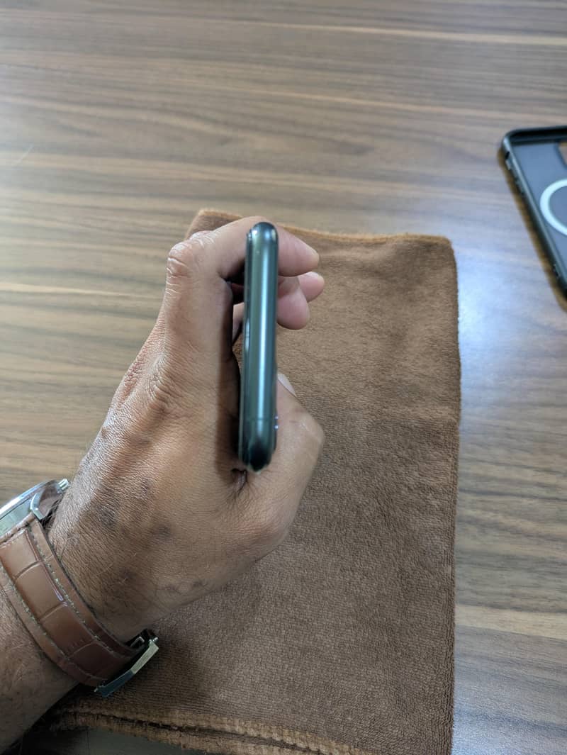 Apple iPhone 11 Pro 2