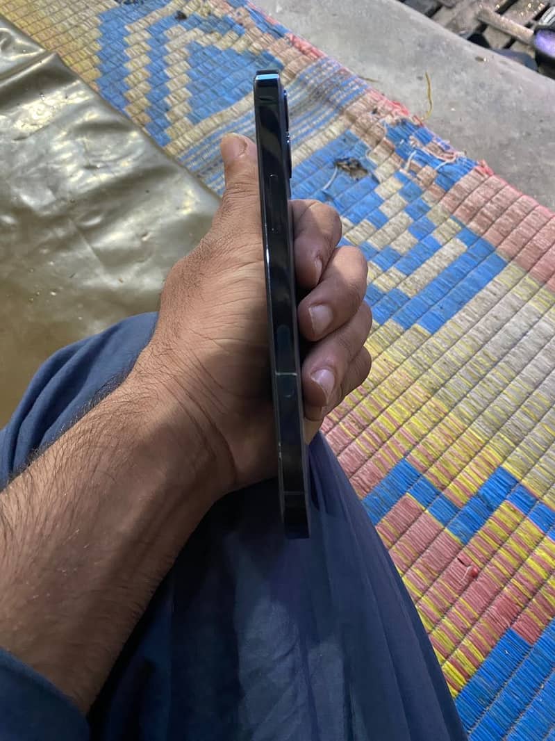 Apple iPhone 12 Pro 2