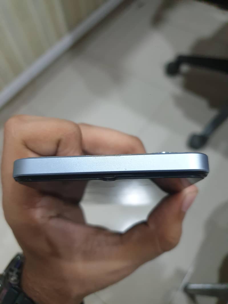 Realme Note 60 5
