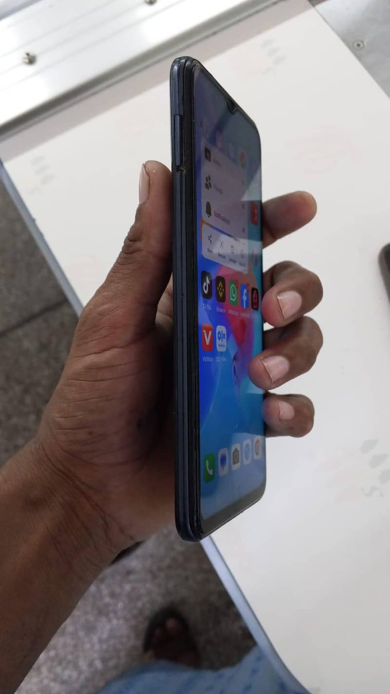 Tecno Spark 8C 3