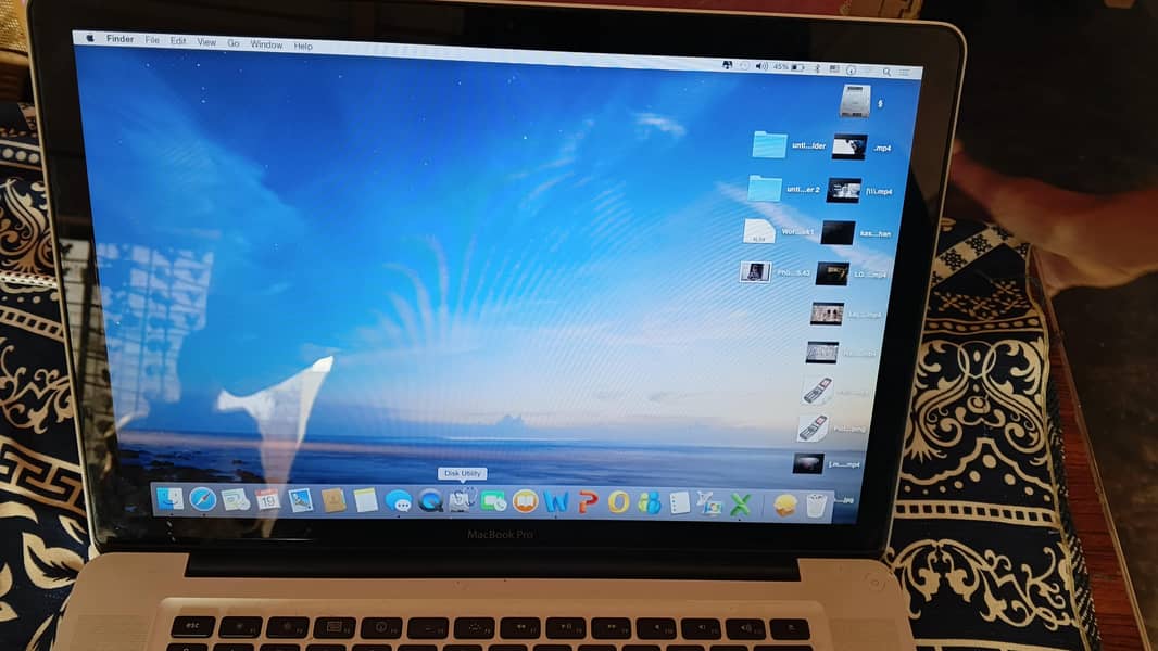 MacBook 1