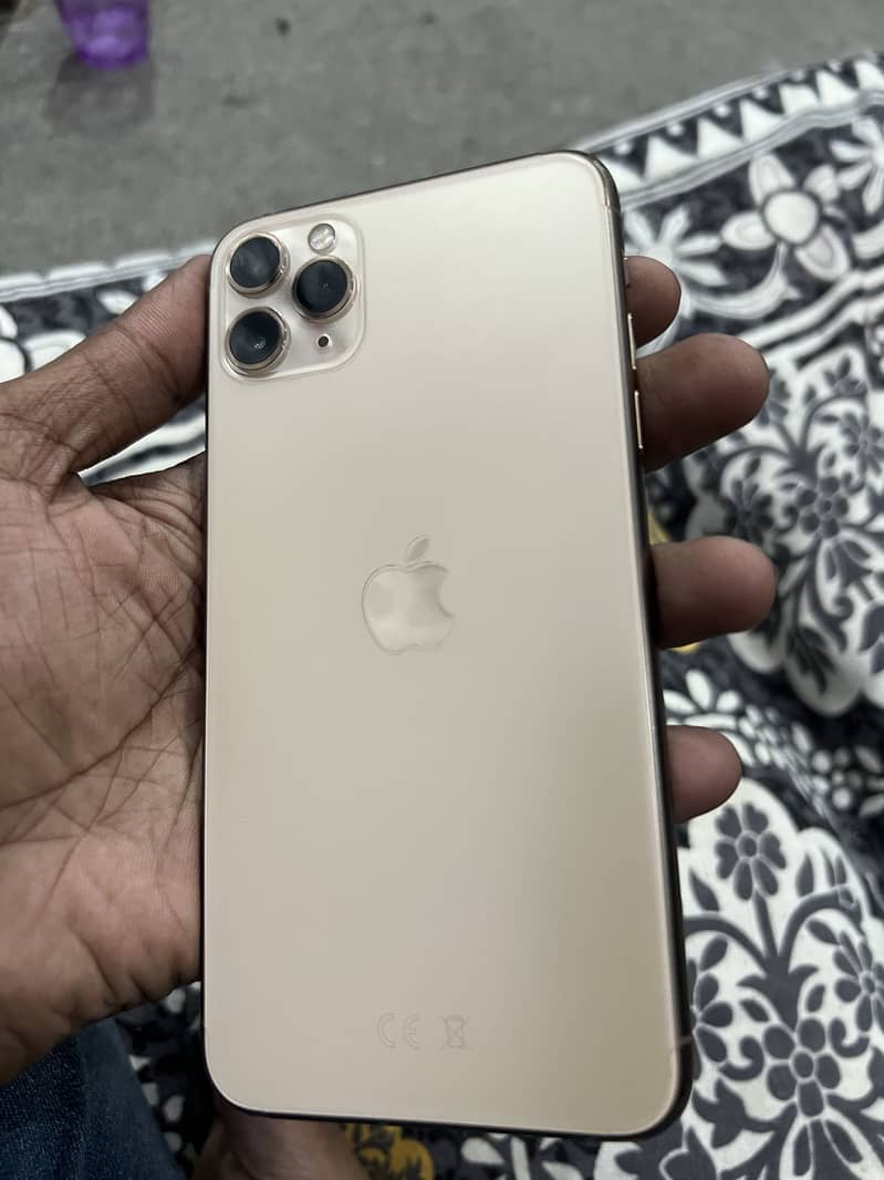 Apple iPhone 11 Pro Max 4