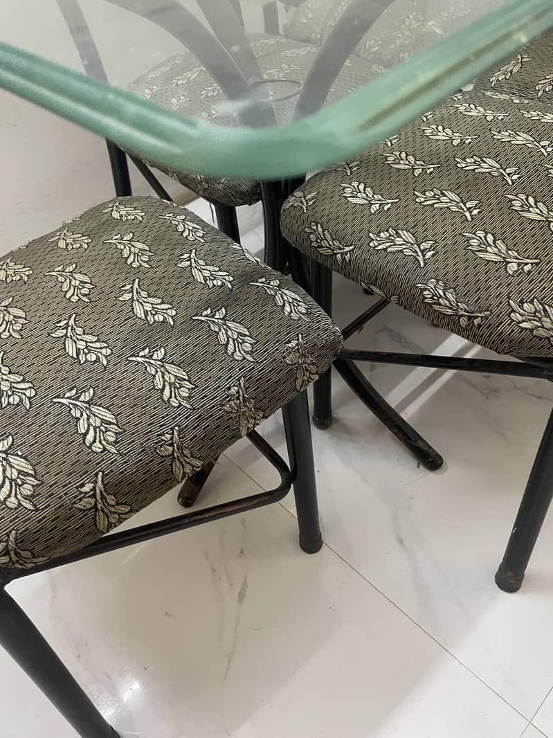Dinning table 0