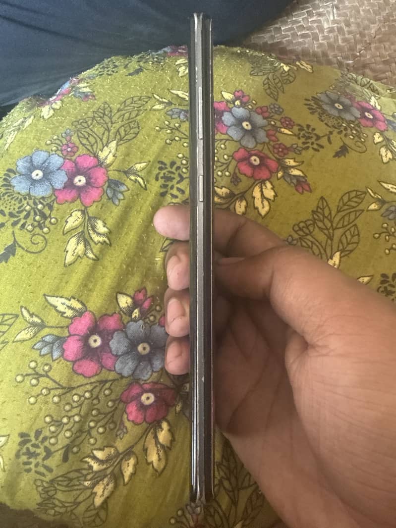 Sharp Aquos Zero 2 2